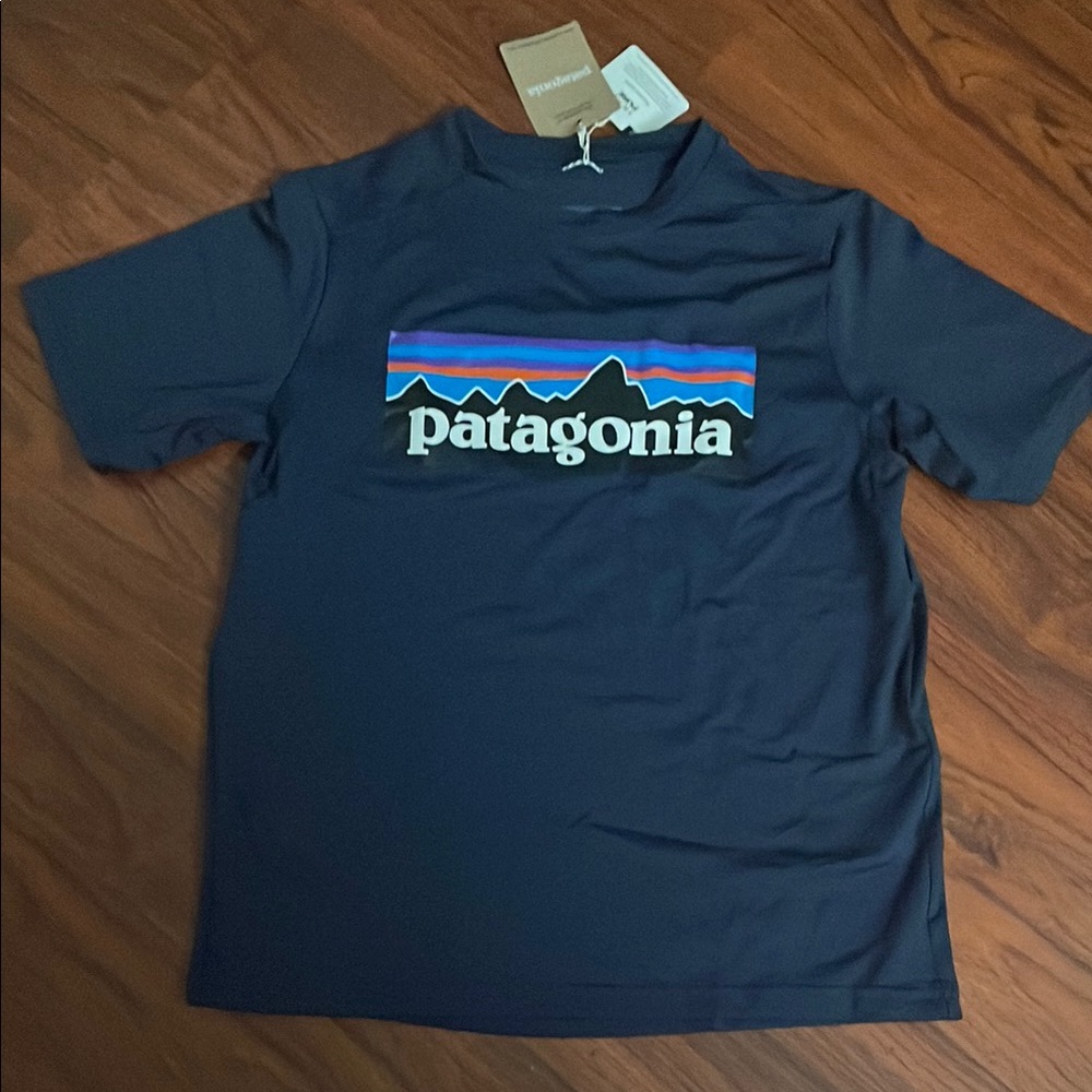 New Kids Capilene silkweight Patagonia Dark Blue Tee with Vibrant Logo L(12)